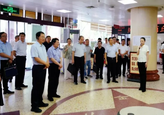 商丘市衛(wèi)生健康委員會(huì)黨組書記、主任張德付一行蒞臨開封市中醫(yī)院調(diào)研指導(dǎo)工作